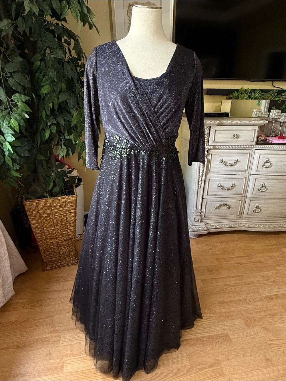 Teri Jon Size 16 Black Glitter Sequin Evening Gown Formal Maxi Dress